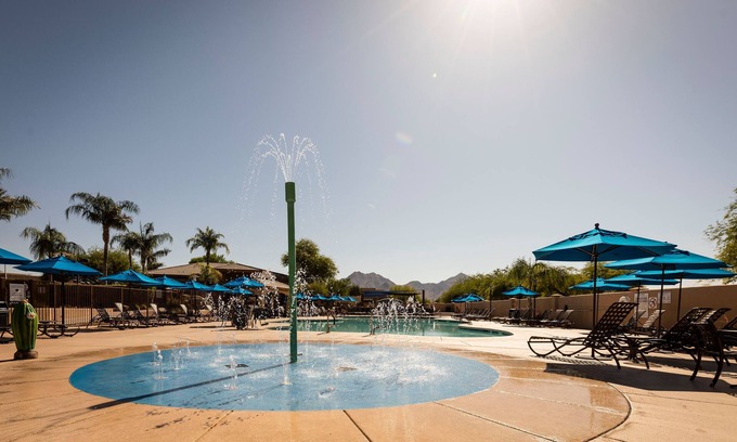 Scottsdale Links Resort | Relax at Scottsdale Links Resort: 2-Bedroom Suite with Pool