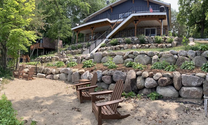 Annandale Cabin | Unforgettable Scout Camp on East Lake Sylvia with Pontoon