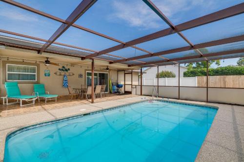 Spring Hill House | Spring Hill Retreat with Screened Lanai and Heated Pool