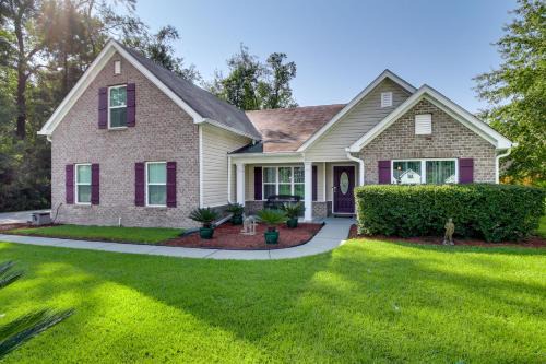 Rincon House | Relax at Rincon Home with Game Room and Hot Tub