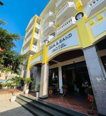 Cua Đai Hotel | Oceanfront Bliss at Sea and Sand Hotel - Rated 8/10