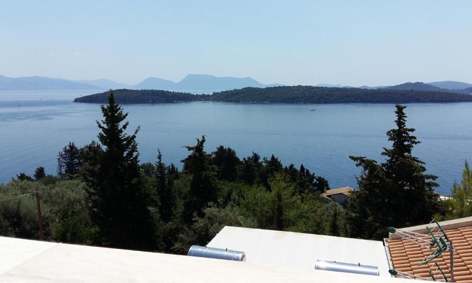 Perigiali House | Cozy Sea and Sky Retreat with Kitchen Amenities