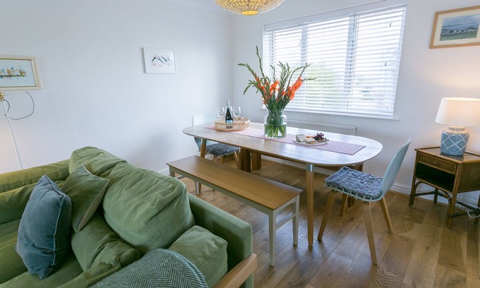 Trearddur Bay Apartment | Sea Bell: Coastal Retreat with Ocean Views for 6 Guests
