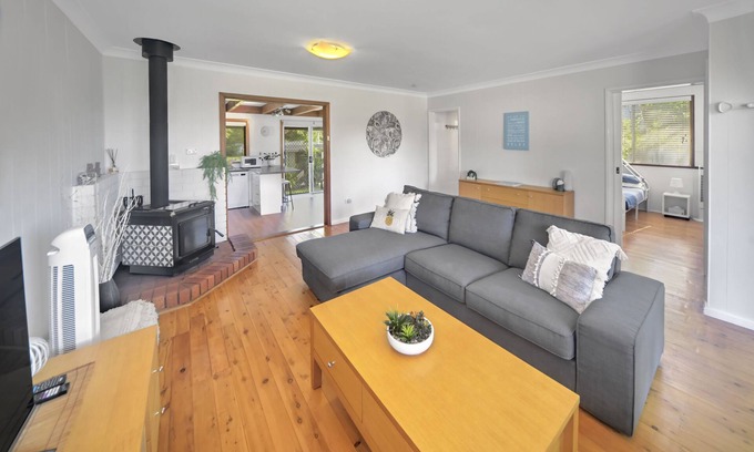 Callala Beach House | Ideal Family Retreat - Oceanfront Stay with Kitchen Access