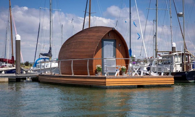 Emsworth Hotel | Oceanfront Retreat at Sea Breeze Ark 900 - Rated 9.6/10