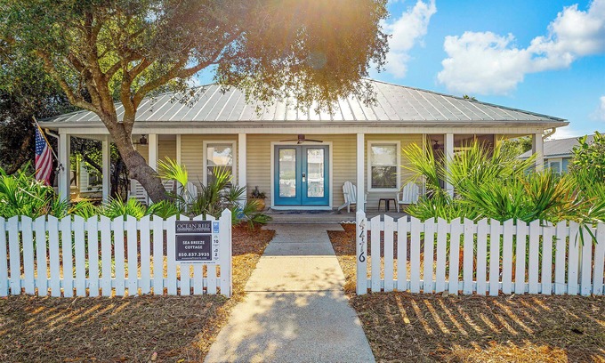 Clipper Cove House | Cozy Sea Breeze Cottage - Relax by the Beach with Pool Access