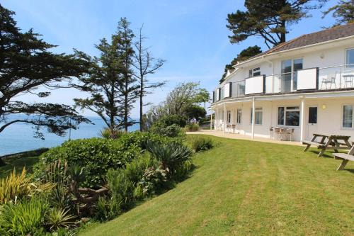 Seaton House | Oceanfront Comfort at Sea Breeze - Mount Brioni, 4 Stars