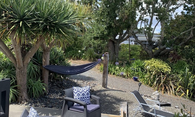 Onerahi Apartment | Tranquil Getaway at Mason Lane Apartment with Spa & Pool