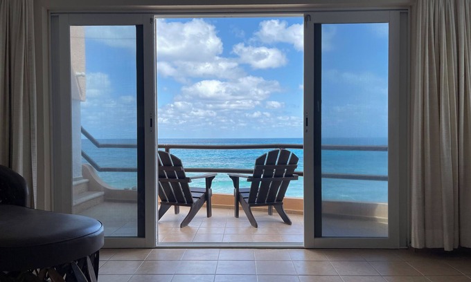 Isla Mujeres Apartment | Beachfront Getaway at SEA CLIFF – A Caribbean Escape Awaits!