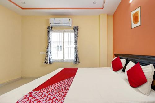 Kakinada Hotel | Budget-Friendly Stay at Super OYO SEA COASTAL INN-3