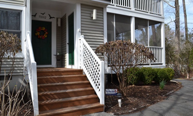 Bethany Beach Condo | Cozy Sea Colony End Unit with Pool & Spa, Guest Rated 9.8
