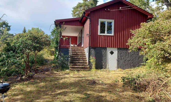Akersberga Cottage | Discover Oceanfront Bliss at The Generous Sea Cottage