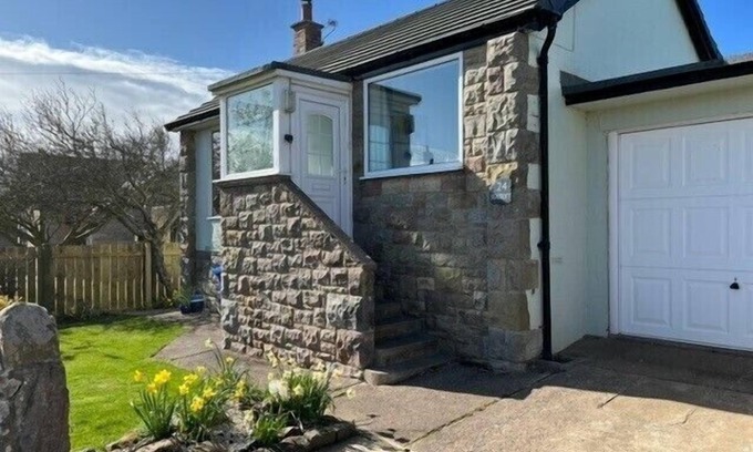 Beadnell Cottage | Cozy SEA CROFT: Pet-Friendly Retreat with Open Fire