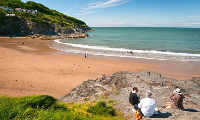 Gwbert House | Sea Dew House - Three Bedroom House, Sleeps 6
