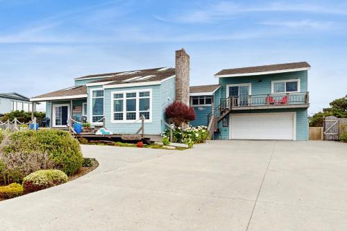 Fort Bragg House | Oceanfront Bliss at Sea Dream and Sand Dollar Suite