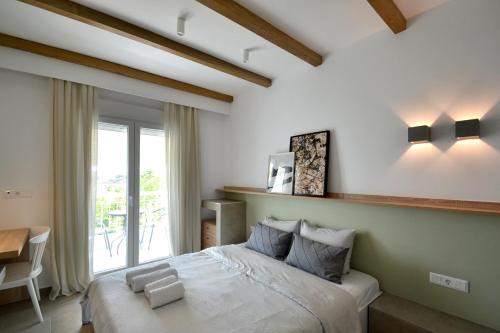Nea Iraklia Apartment | Oceanfront Retreat at Sea-duction Studios - Rated 9.5/10