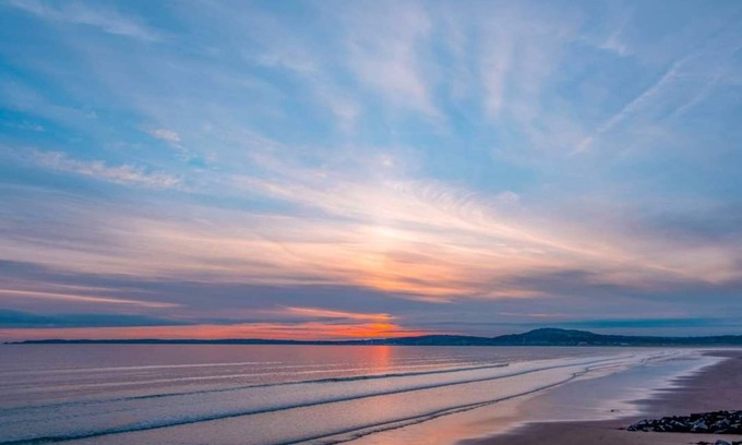 Port Talbot House | Beachside Escape: Contemporary Townhouse with Pool Access