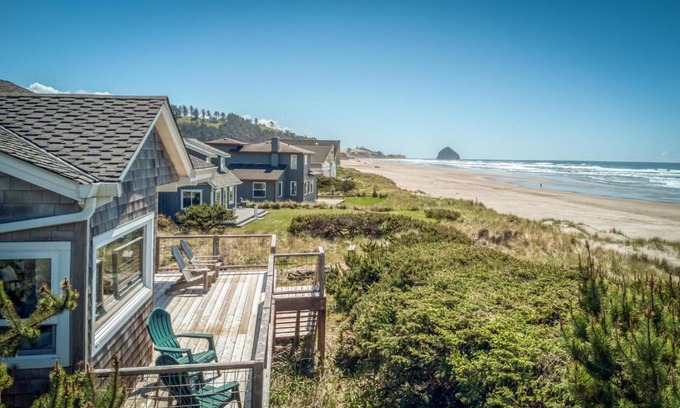 Tierra Del Mar House | Relax at Sea-Esta in Tierra Del Mar - Pet Friendly Stay!