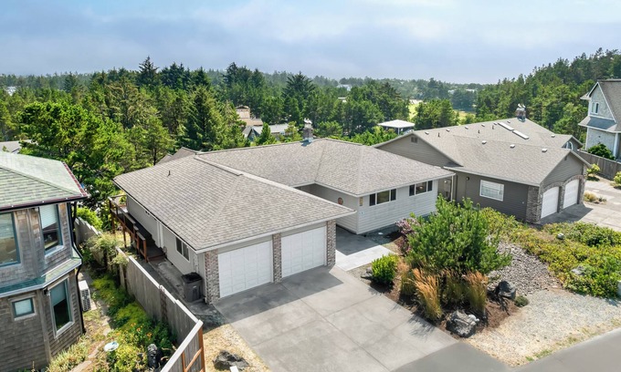Manzanita House | Family-Friendly Sea Esta: Oceanfront Retreat with Games