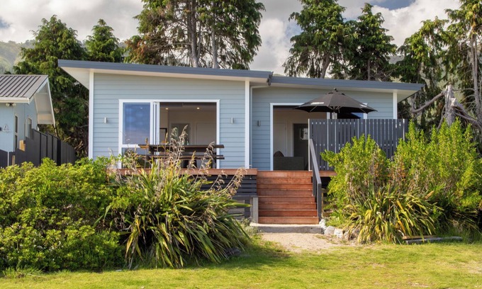 Pohara House | Sea-esta - Pohara Beachfront Holiday Home