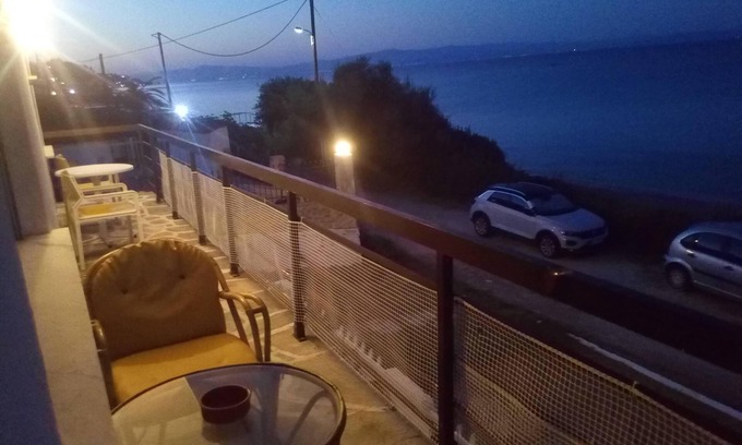 Kallithea Apartment | Ocean View Retreat at Sea & Forest with Breakfast Included