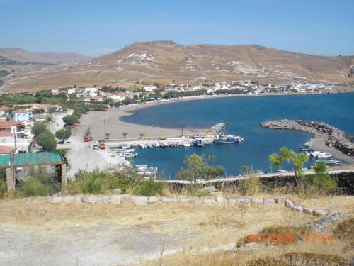 Tavari House | Ocean View Two Bedroom House in Lesvos – Guest Rated 9/10
