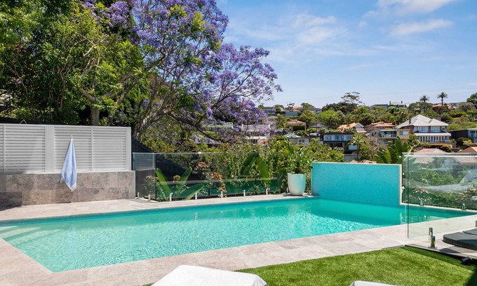 Mosman House | Family-Friendly Sea Gem on Balmoral Slopes with Kitchen