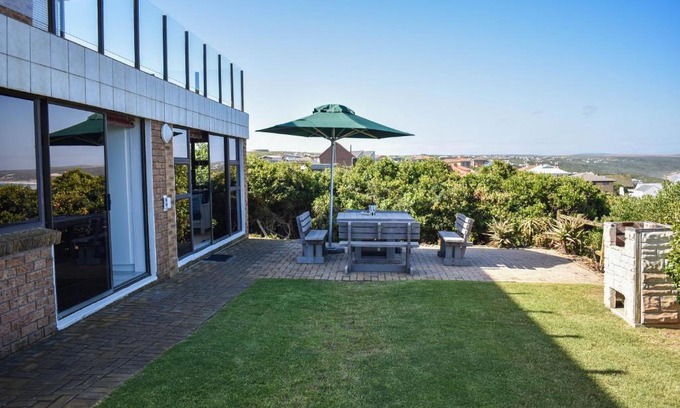 Boggoms Bay Apartment | Coastal Retreat: Guest Rated 9.8 with Oceanfront Views