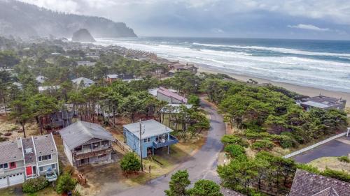 Neskowin House | Discover Sea Here: Pet-Friendly Haven with Breakfast Included