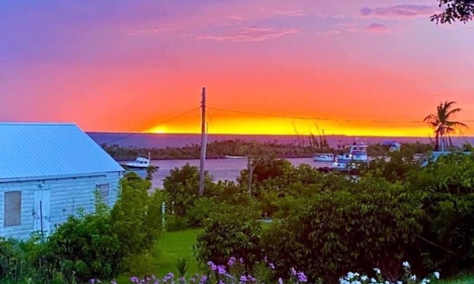 Man O War Cay House | Sea Hope Man O War Cay: Beachside Retreat with Pool & Spa