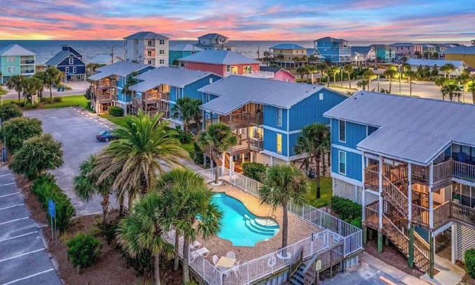 Gulf Shores Apartment | Sea Horse 611- 2 min walk 2 beach