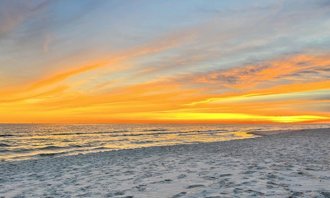 Dauphin Island Cottage | Beachfront Sea Krewe: Sleeps 10 with Pool & Ocean Views