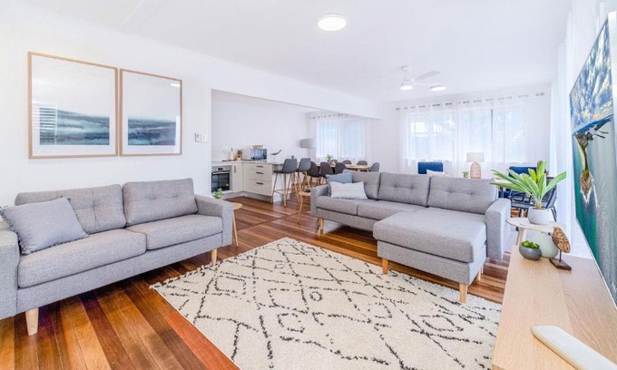Brooms Head House | Inviting Sea La Vie: Child-Friendly Getaway Awaits You