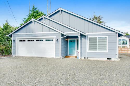 Pacific Beach House | Relax at Sea La Vie: Pet & Child Friendly Retreat