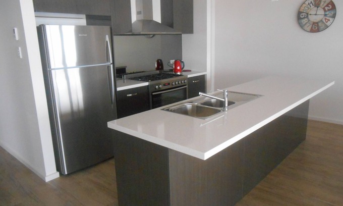 Dalrymple House | Sea La Vu: Cliff Top Views & Family-Friendly Amenities