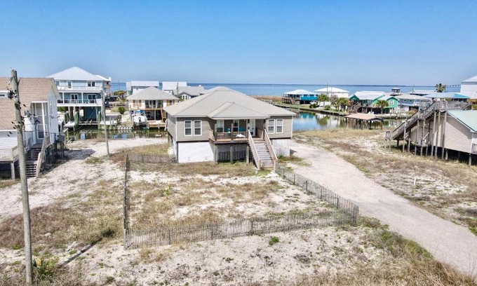 Silver Cay House | Discover Sea Level: Family and Pet-Friendly Retreat
