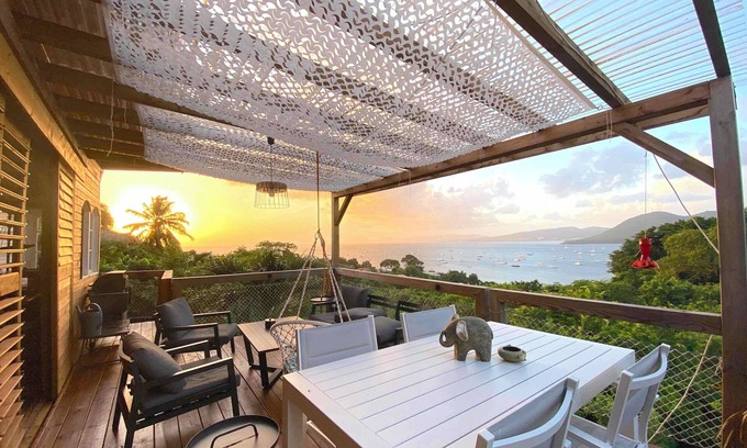 Sainte-Anne House | Sea Lodge: Your Ideal Vacation Retreat with Breathtaking Views
