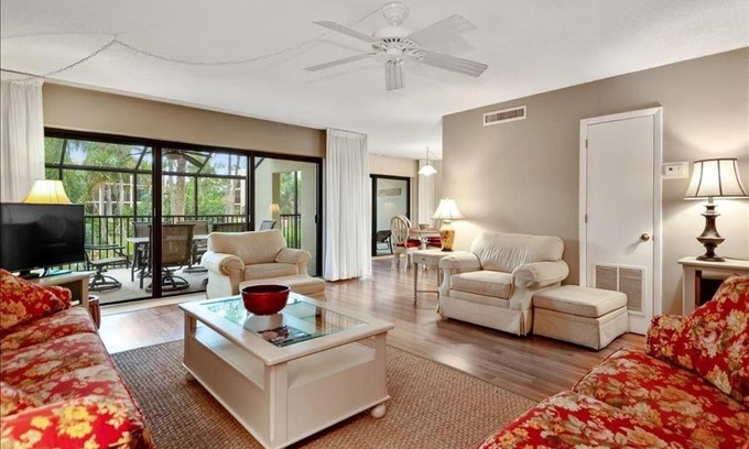 Boca Grande Apartment | Oceanfront Sea Oats 123 Condominium with Pool & Family Fun