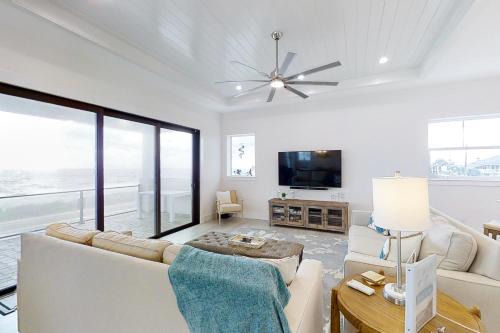 Flagler Beach House | Immerse Yourself at Sea of Blue: 4-Star Family Retreat