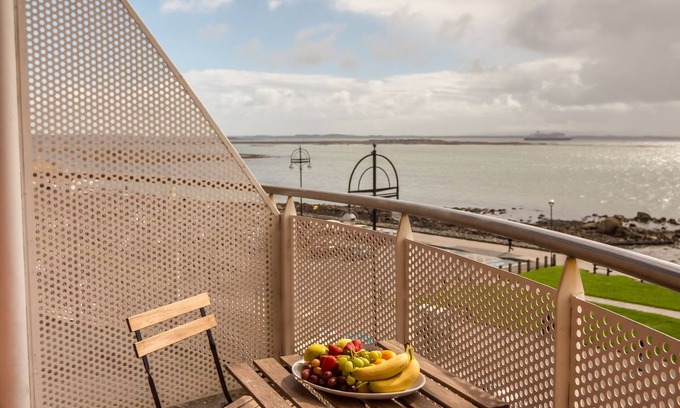 Galway Apartment | Sea Pointe 2 Bedroom Apartment with Breathtaking Ocean Views