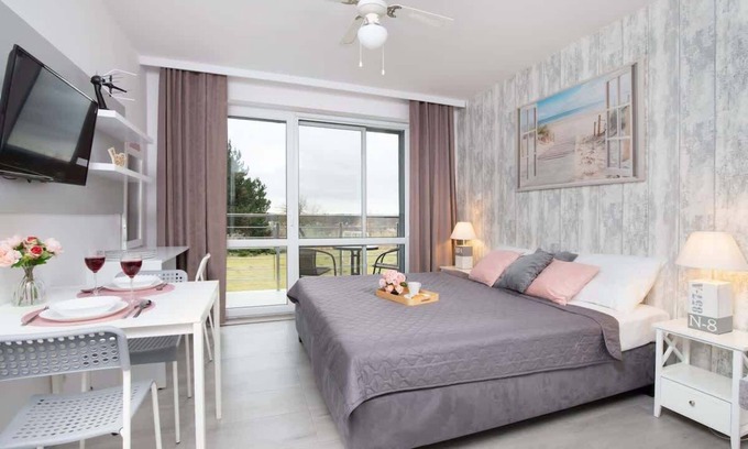 Jastrzebia Gora Apartment | Enjoy a Cozy 1-Bedroom Apartment at Sea Power Horizont
