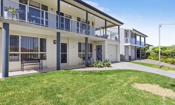 Manyana House | Oceanfront Retreat at Sea-renity - Rated 9.8/10 by Guests