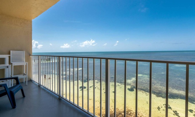 Layton Condo | Tranquil Oceanfront Condo with Pool & Beach Access
