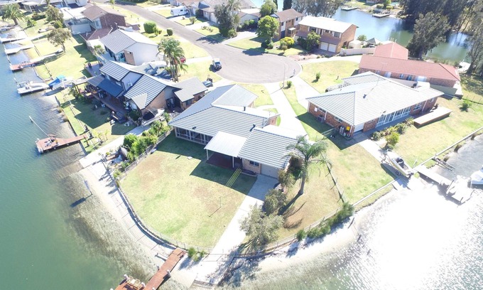 Sussex Inlet Villa | Sea-Renity - Waterfront with Jetty