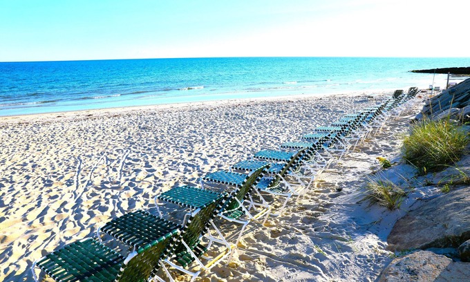 Dennis Port Hotel | Relax at Sea Shell Motel: Rated 9/10 with Pool & Restaurant