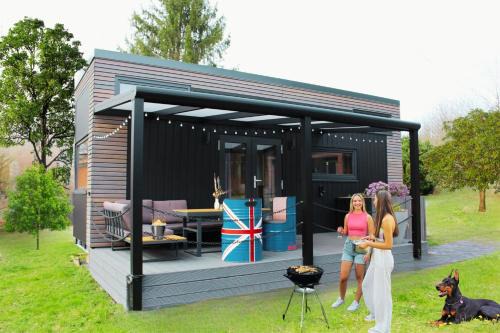 Salzhemmendorf House | Experience Sea Side Tiny House in London with Ocean Views