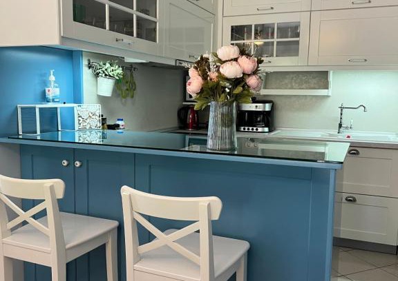 Perea Apartment | Seaside Welcome Apartments: Family-Friendly 4-Star Retreat