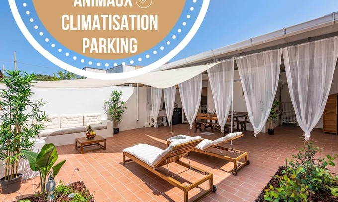 Posto Rosso House | Unwind at Sea Spritz & Sun: Pet-Friendly Oceanfront Escape
