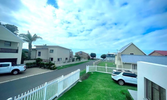 Kleinmond House | Cozy Sea Studio with Ocean View and Pet-Friendly Amenities