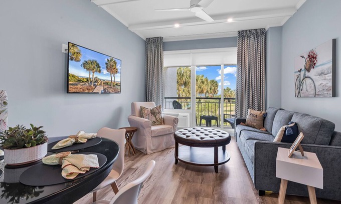Litchfield by the Sea Condo | Sea, Sun, & Sand renovated 1-bed/1 bath oceanfront condo at Bridgewater